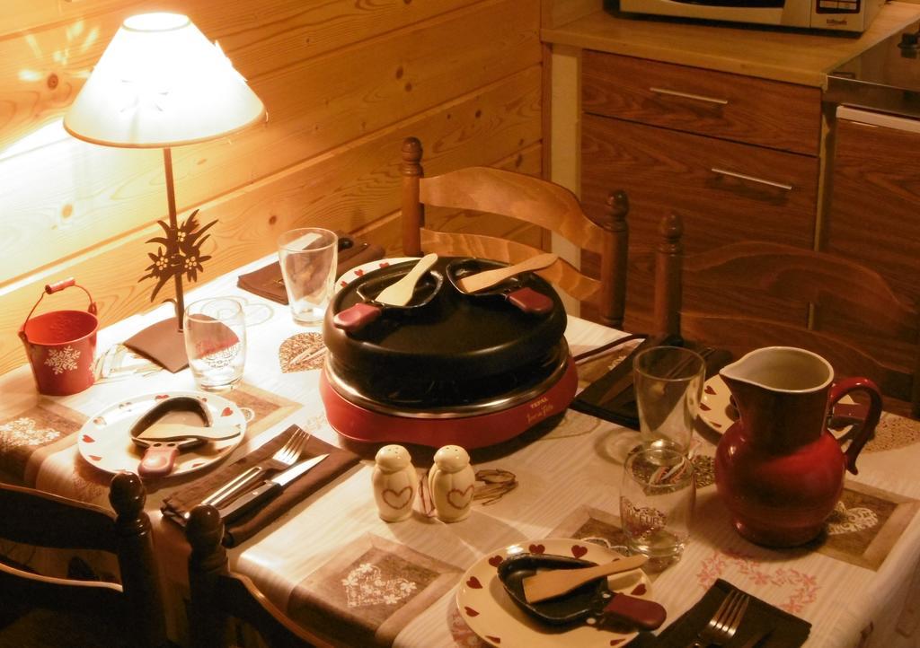 Gite Au Coeur Du Chalet En Belledonne Vers Prapoutel Les 7 Laux Sainte-Agnès Habitación foto
